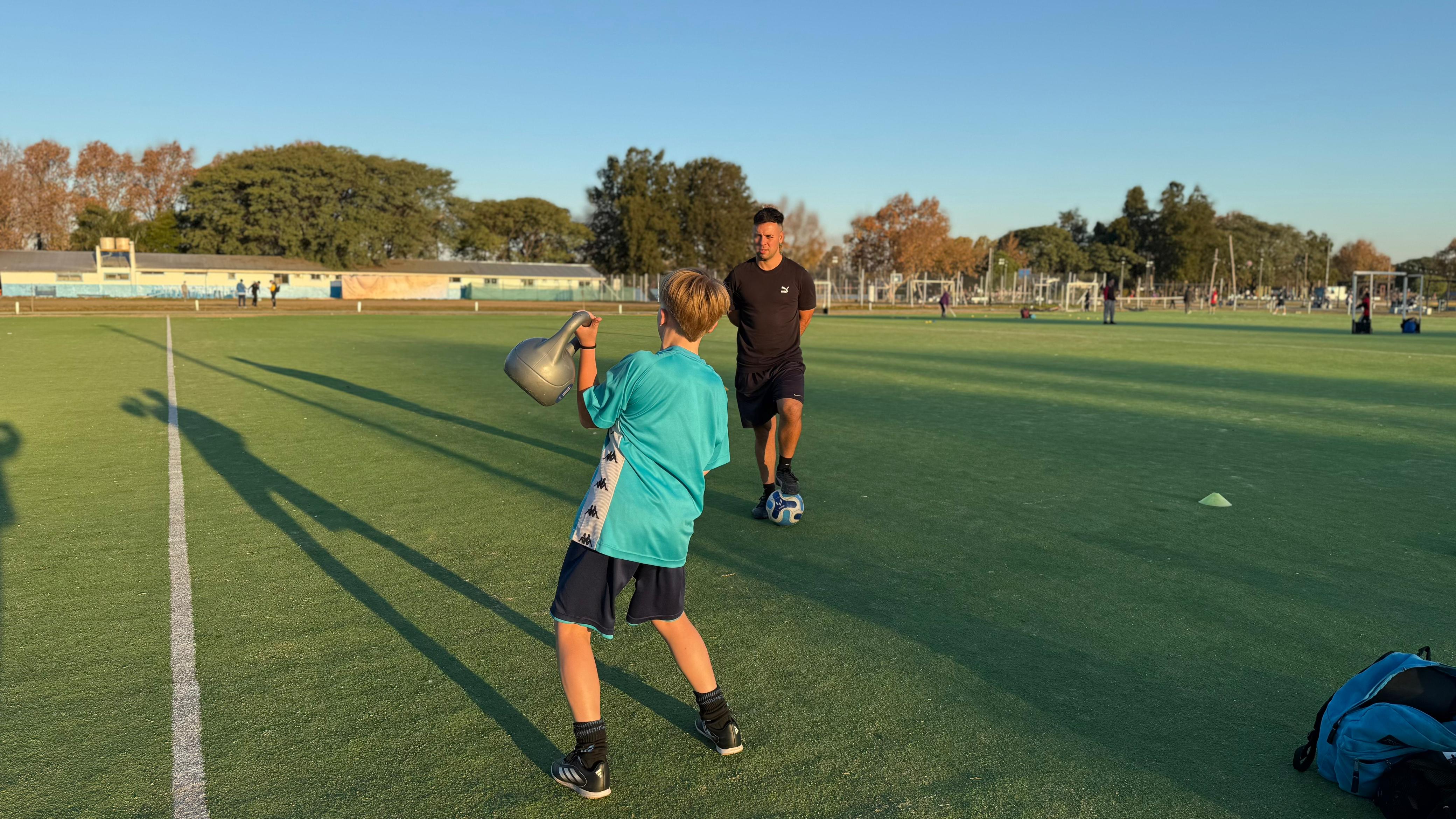 Gastón Bauser — Preparador Físico en acción